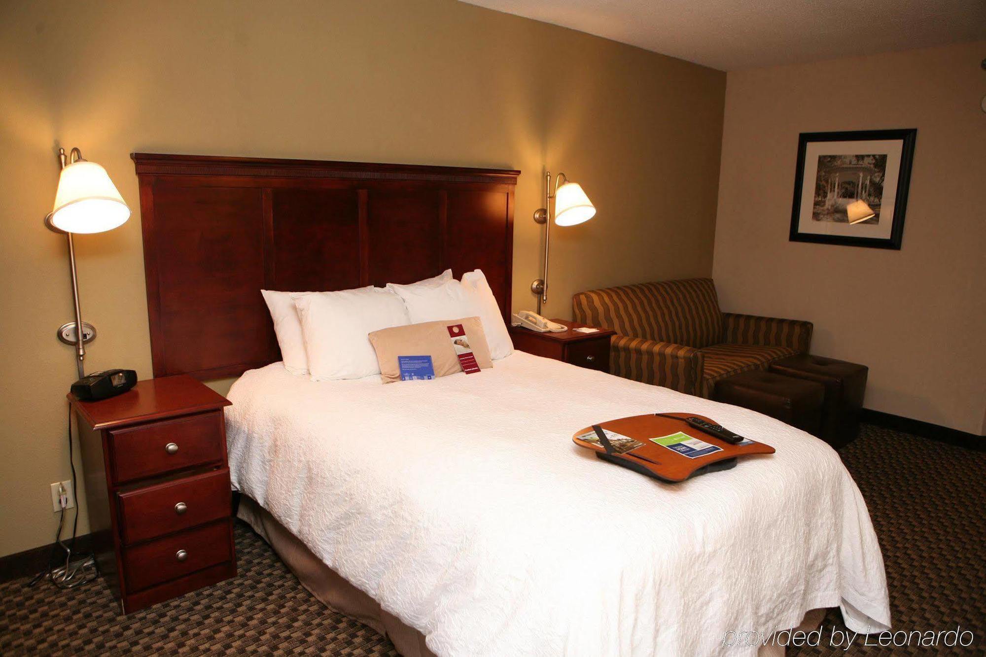 Hampton Detroit Hotel 3*